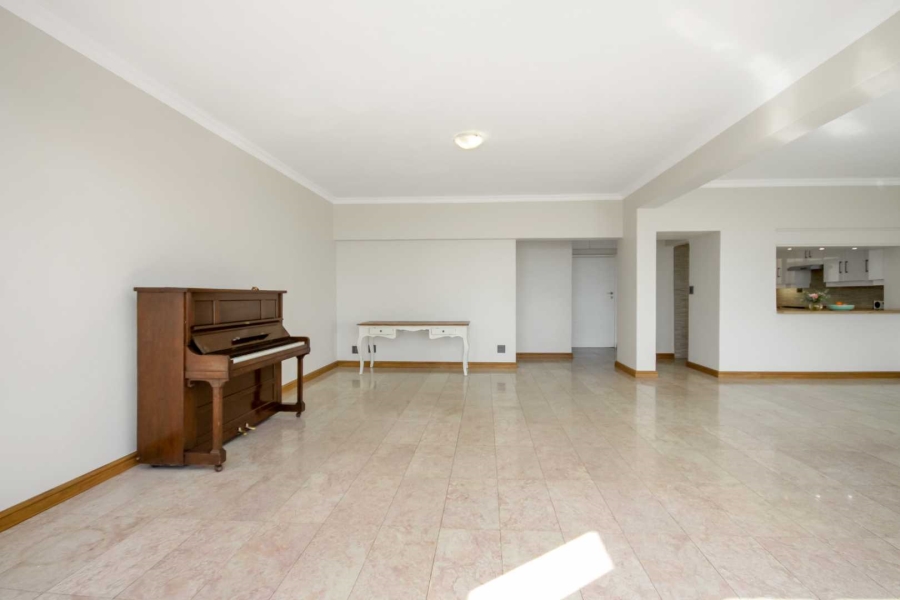 To Let 3 Bedroom Property for Rent in Sea Point Western Cape